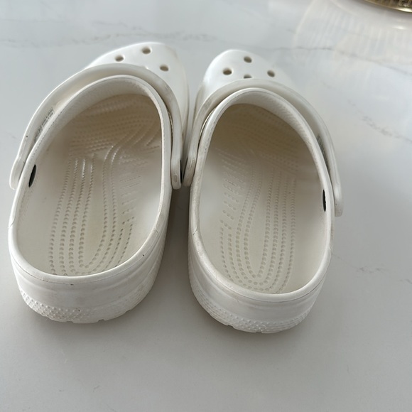 Classic Crocs- White - Picture 4 of 5